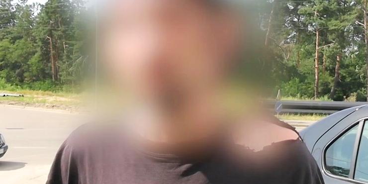 У Києві затримали зловмисника, який підпалював автомобілі військових