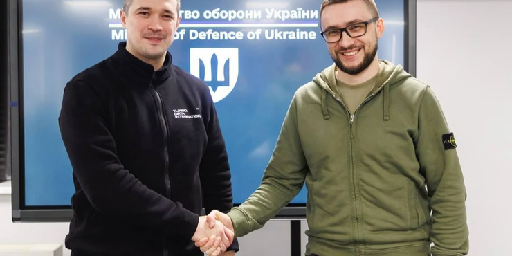 Михайло Федоров і Сергій Стерненко Міністр оборони України Михайло Федоров і його заступник Сергій Стерненко