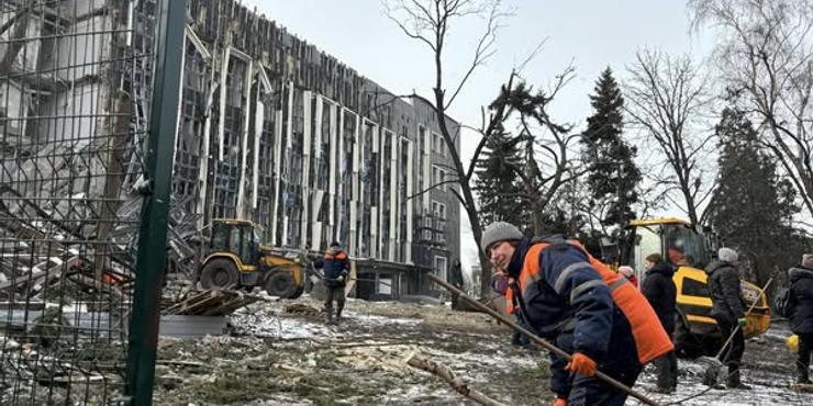 “Росіяни зруйнували адмінбудівлю в Ізюмі, яку після деокупації відбудували за 130 млн грн”, — Геращенко