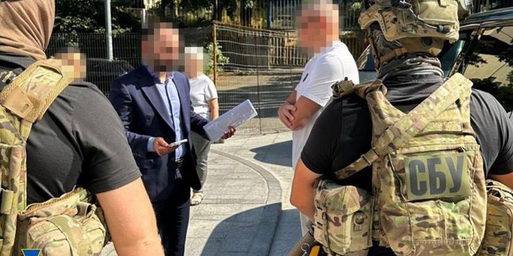 У Києві СБУ затримала експосадовця податкової, який “відмив” понад 1,5 млрд грн