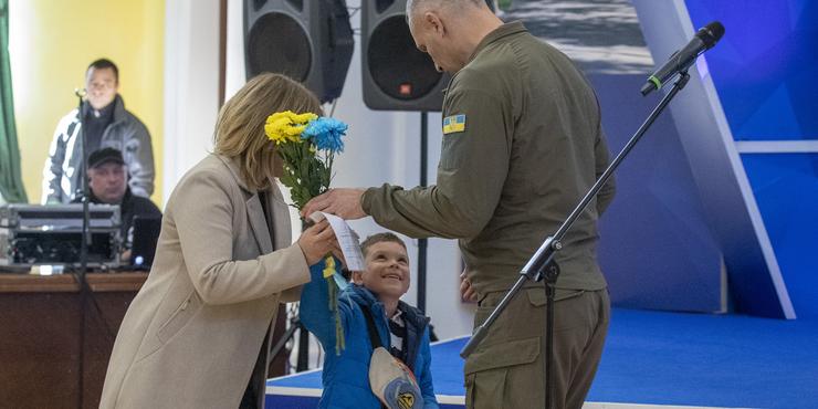 Київ придбав для переселенців тимчасове житло на 230 млн грн: понад 60 родин вже отримали ключі