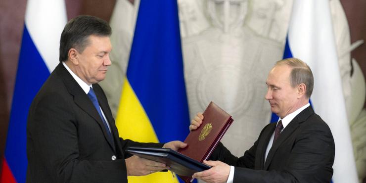 До Білорусі, де з візитом перебуває Путін і міністр оборони РФ, прилетів Янукович