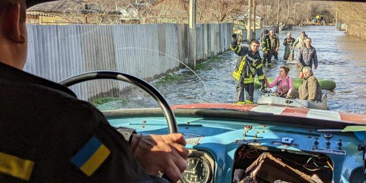 Прорив дамби на Донеччині: в ДСНС показали, як відбувається евакуація