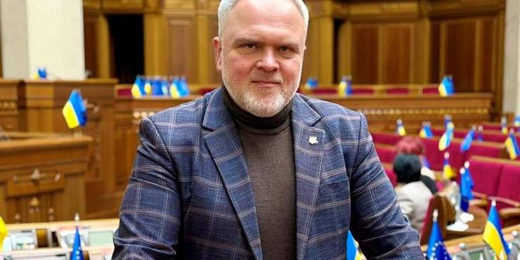 Заступник Арахамії пояснює кризу у ВР відсутністю давлогу з урядом: “Більшість нардепів “СН” готові до виборів”
