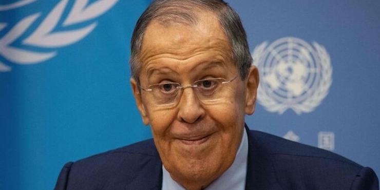 Светр Лаврова з надписом СРСР демонструє впевненість Росії напередодні саміту Трамп-Путін, - CNN