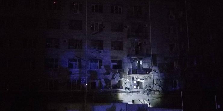 Нічна атака шахедами: Пошкоджено адмінбудівлю в Голосіївському районі Києва