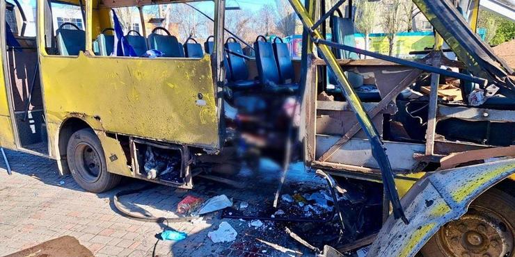 У Нікополі росіяни дроном атакували пасажирський автобус: троє людей загинули