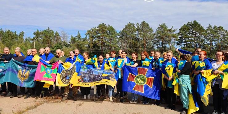 В Україну повернули 49 полонених: хто вони