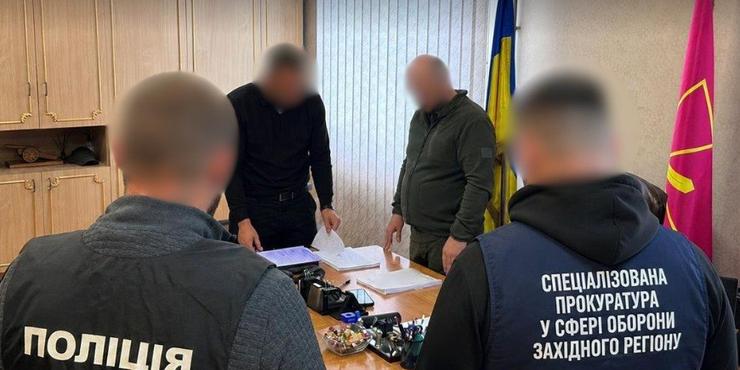 На Закарпатті та Львіщині викрили "паперову армію": ТЦК фіктивно "мобілізували" 276 людей