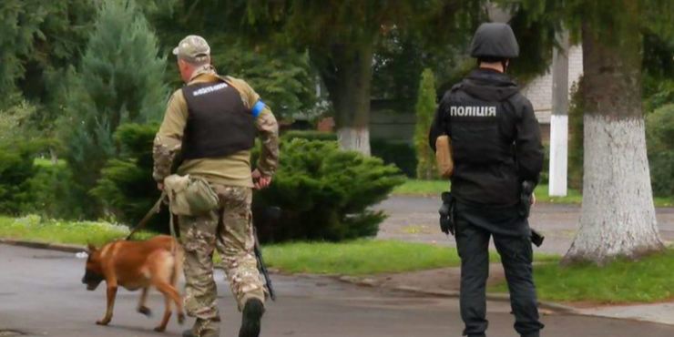 1216 повідомлень за кілька годин: в Україні поліція зафіксувала хвилю анонімних “замінувань”