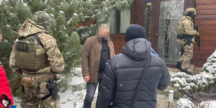 СБУ затримала чоловіка, який постачав комплектуючі для військових підводних човнів в Росію
