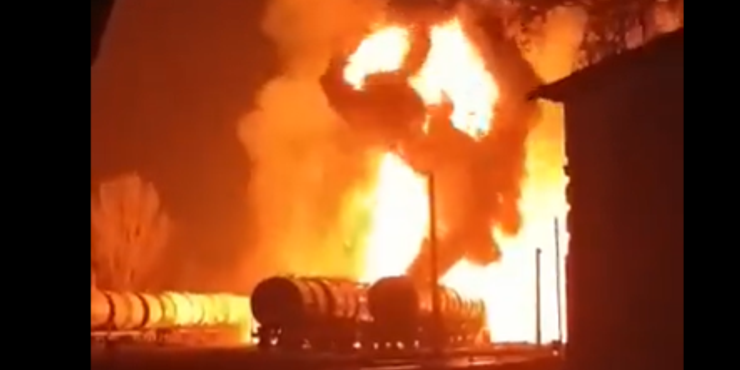 З'явилися супутникові знімки наслідків масштабної пожежі в окупованому Донецьку: повідомляють про чотири прильоти