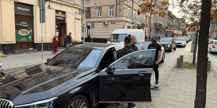 Суд арештував посадовця Офісу генпрокурора, якого звинуватили у покриванні шахрайських кол-центрів