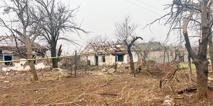 Обстріл РФ потрощив будинок родини на Дніпропетровщині: всі у лікарні