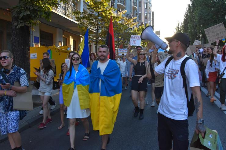 У центрі Києва розпочалася хода на підтримку Федорова та реформ в оборонній сфері Хода на підтримку Михайла Федорова