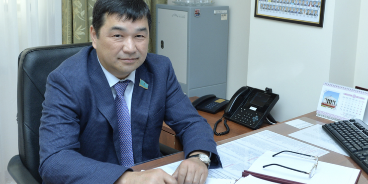 У Казахстані вигнали депутата парламенту за підтримку вторгнення РФ в Україну
