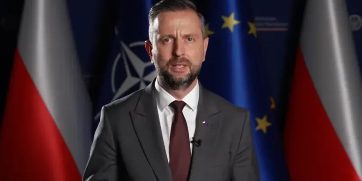 Глава Міноборони Польщі закликав Україну ушановувати сучасних військових замість УПА