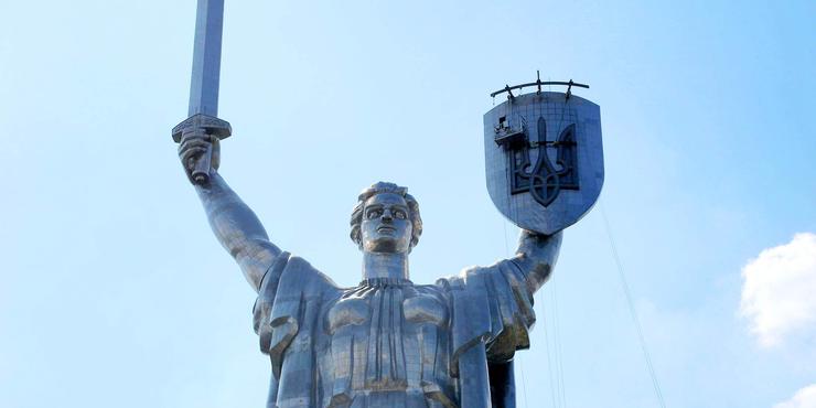 У Києві завершують роботи на монументі “Батьківщина-мати”: що вже зробили