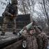 Командувач Сухопутних військ Павлюк розповів про найгарячіші напрямки фронту: ситуація важка, але контрольована