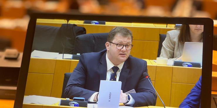 За два місяці перевірок на Хмельниччині лише троє прокурорів підтвердили статус особи з інвалідністю, - нардеп Ар'єв