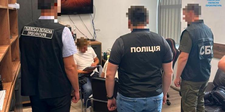 У Львові два керівники районних адміністрацій міста розтратили 1,7 млн грн при ліквідації ракетного удару РФ