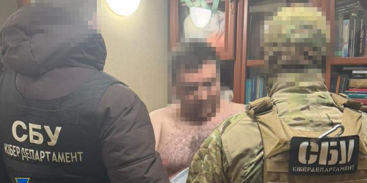 У Києві затримали інженерів, які допомагали відновлювати російські НПЗ після атак дронів СБУ
