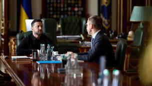Президент України Володимир Зеленський і прем'єр-міністр України Сергій Корецький