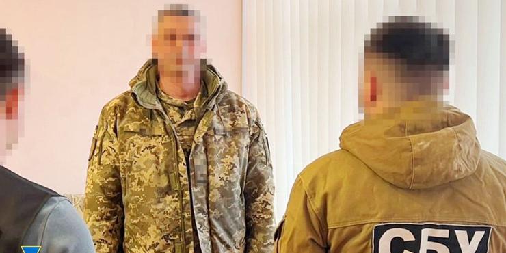 У Чернігові затримали очільника ВЛК, який за хабарі “списував” військовозобов'язаних з обліку