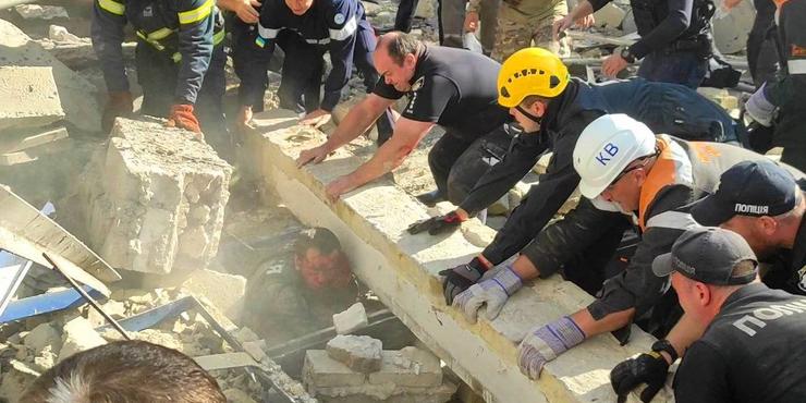 У Кривому Розі кількість постраждалих від російського обстрілу зросла до 55 людей