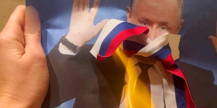 Наслідки невимовно коштовної війни проти України вже торкнулися пересічних громадян РФ, - дослідження Bloomberg