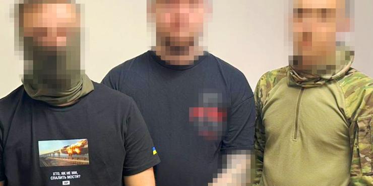 На Київщині викрили ділків, які передавали для російських дронів SIM-карти українських операторів