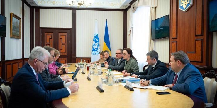 До Києва приїхала голова МВФ: Свириденко анонсувала нову програму для України