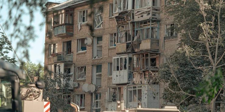 Кулеба розповів, скільки повідомлень про пошкоджене майно надійшло від киян внаслідок нічної атаки РФ