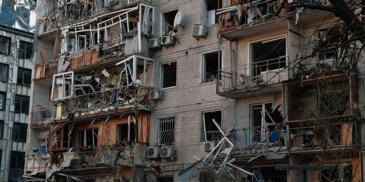 Після російського удару у Києві зниклими безвісти вважаються від 8 до 10 осіб