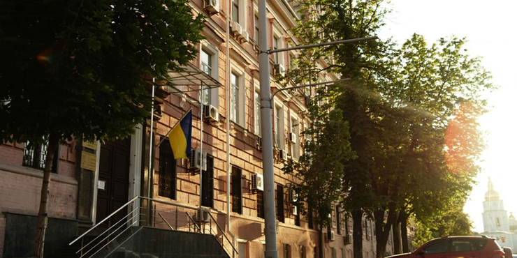 В Україні судитимуть офіцера з Апарату Головнокомандувача ЗСУ, який подарував гранати помічнику Залужного