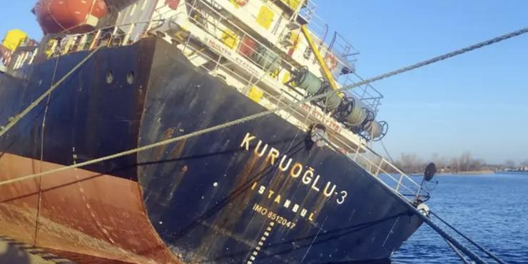 Турецьке судно уразили дві ракети у порту Херсона