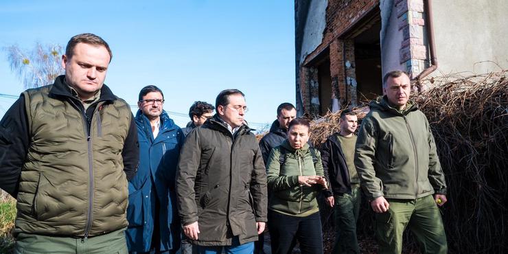 Глава МЗС Іспанії Хосе Мануель Альбарес привіз до Києва допомогу