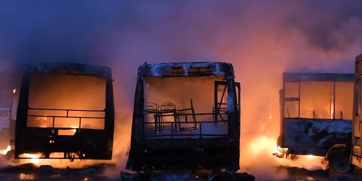 Нічний обстріл Херсона: опубліковано відео масштабної пожежі