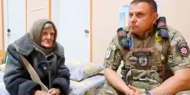 Монобанк купить будинок 98-річній жінці, яка вийшла пішки з окупованого Очеретиного