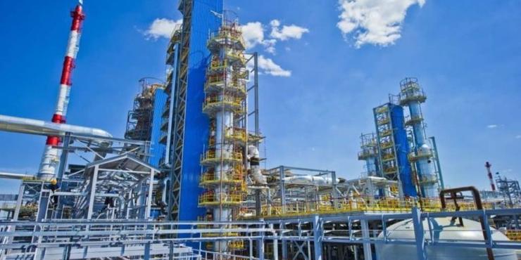 Російський газопереробний завод в Астрахані припинив роботу через атаку безпілотників, - Reuters