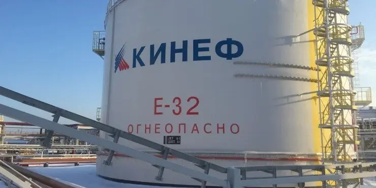 Найбільший нафтопереробний завод Росії зупинив роботу після атаки дронів, - Reuters