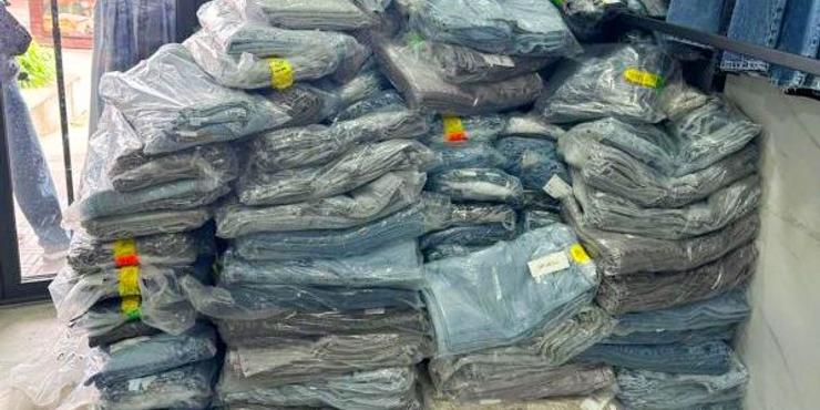 В Одесі викрили схему продажу "гуманітарки" на понад 40 млн грн: все взуття та одяг потрапляло на "7 кілометр"