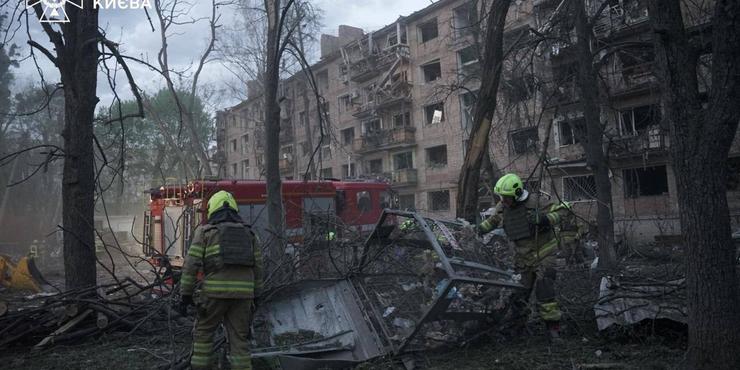 Ліквідація обстрілу триває: Клименко назвав кількість людей, які перебувають під завалами у Києві