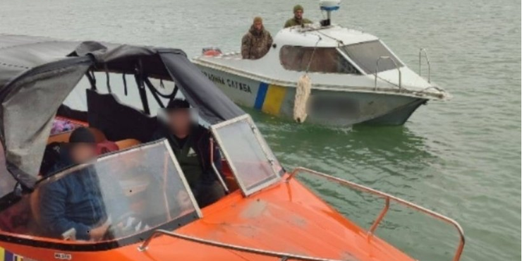 Два румунські катери порушили державний кордон України на Дунаї