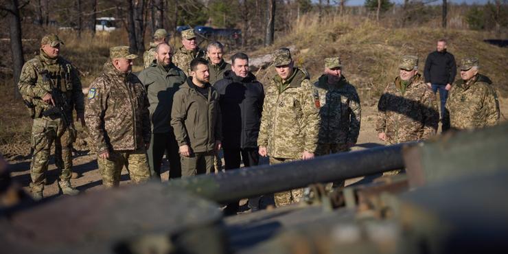 Зеленський приїхав до центру підготовки ракетників і артилеристів