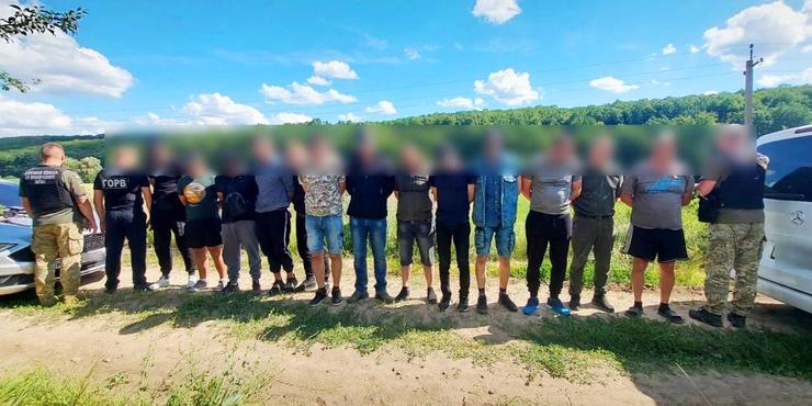 На Вінниччині викрили 17 “туристів”, які намагалися дістатися Молдови