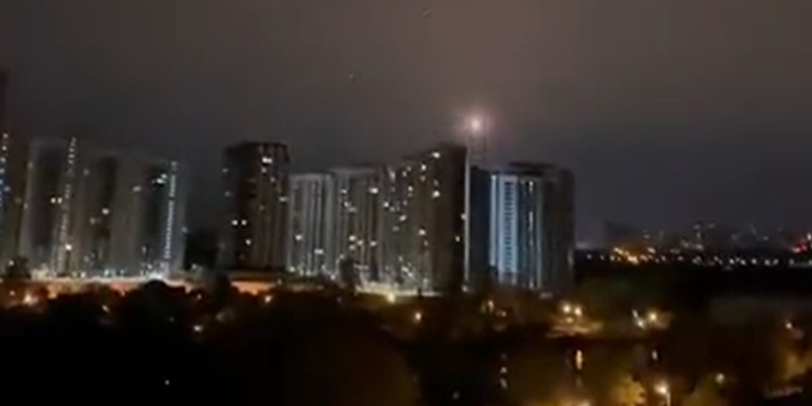 В Міноборони показали відео нічної атаки і знищення "Шахедів" над Києвом