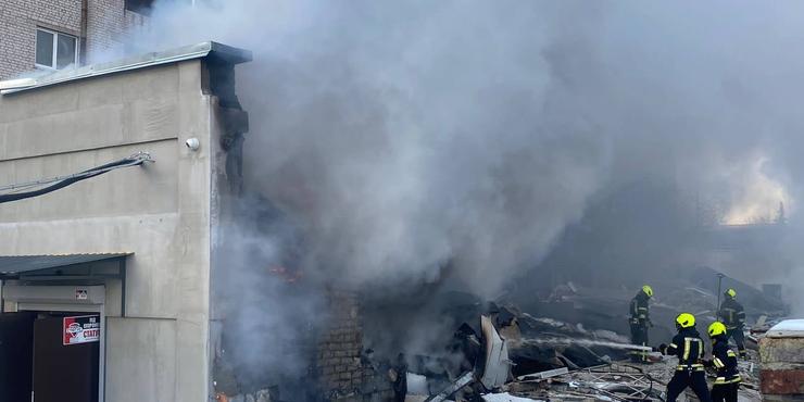В Києві на території колишнього заводу стався вибух: відомо про одного загиблого