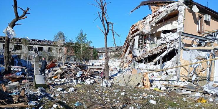 У передмісті Дніпра під завалами будинку знайшли тіло дворічної дитини