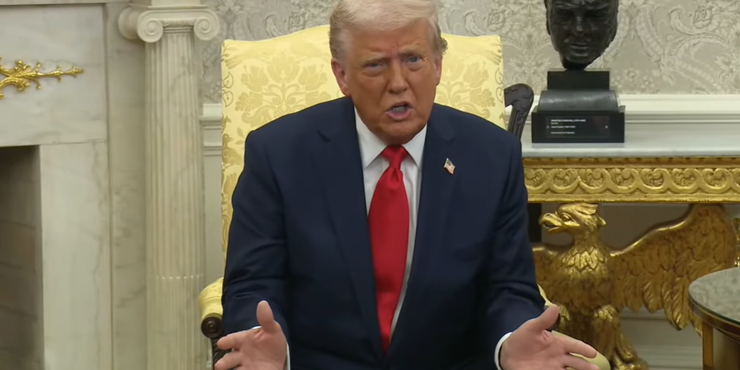 Трамп продовжив заборону на прийом суден з РФ у портах США ще на рік: що відомо